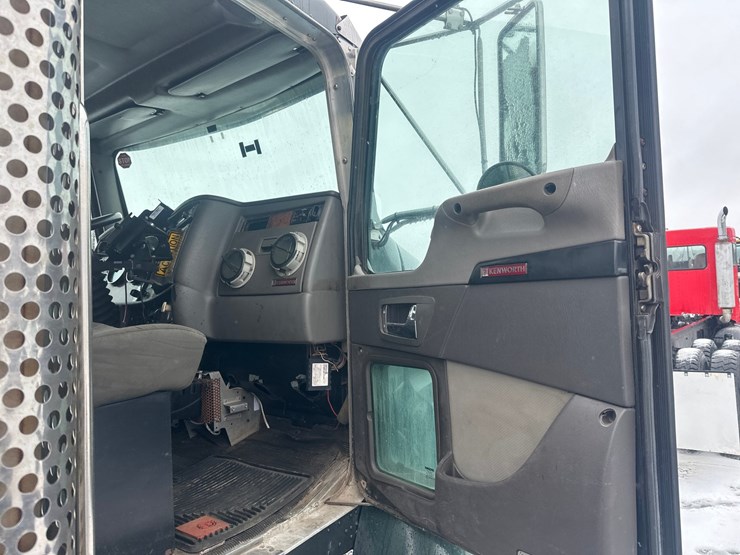 2008-kenworth-t370-image-28