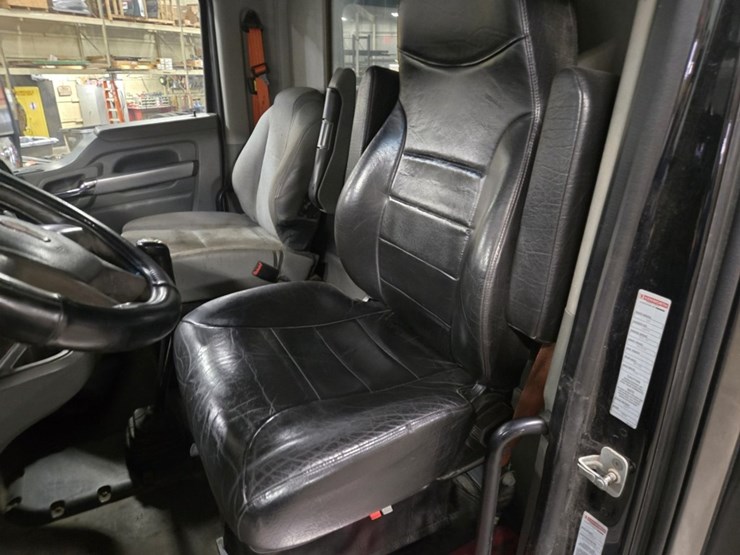 2015-kenworth-t680-image-58