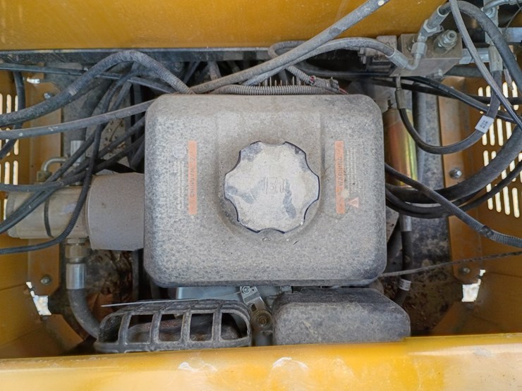 #23947-•-2025-agt-h15r-mini-excavator-image-24