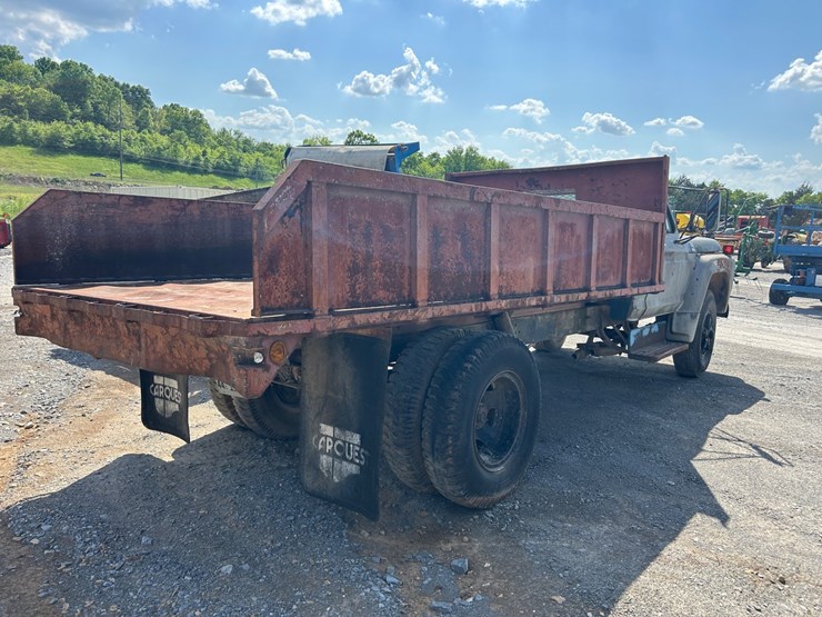 1979-ford-f800-image-4