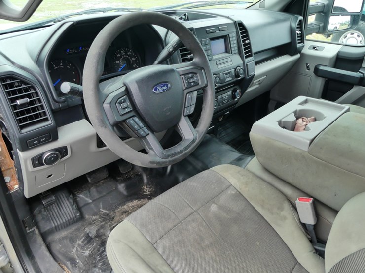 2015-ford-f150-xl-image-11