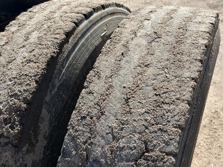 #1114-•-2005-western-star-tri-axle-heavy-haul-truck-tractor-image-84