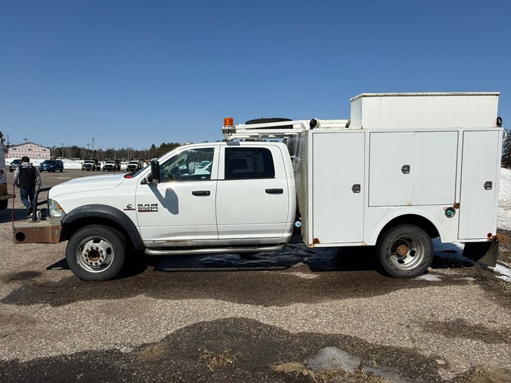 #1063-•-2014-ram-5500-heavy-duty-service-truck-image-2