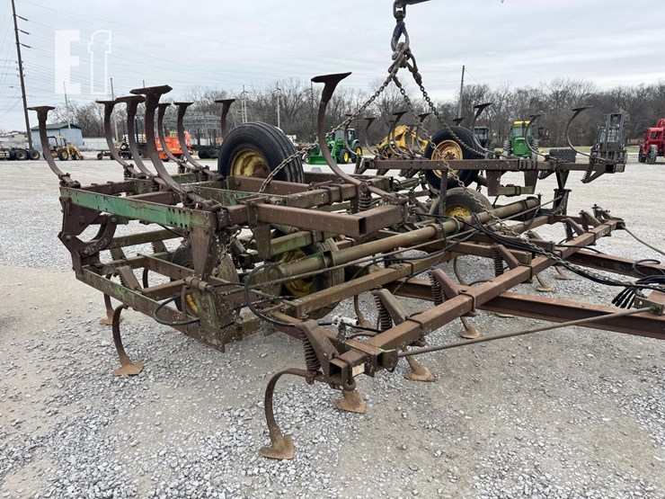 john-deere-1010-image-4