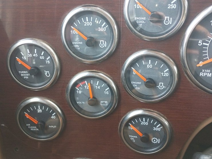 2012-massey-ferguson-8-image-46