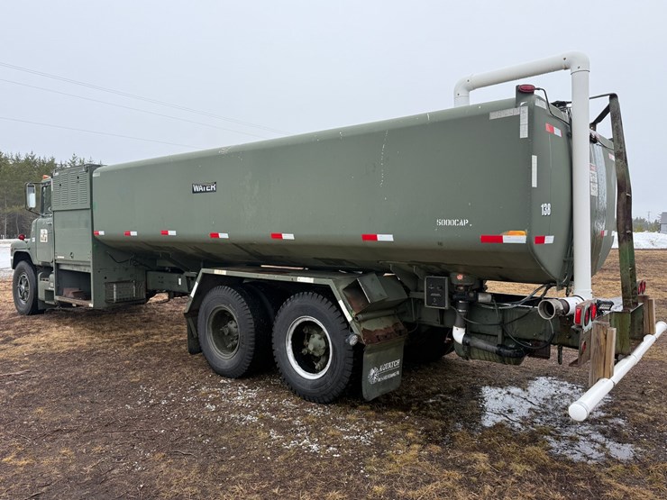 1984-mack-dm492s-image-3