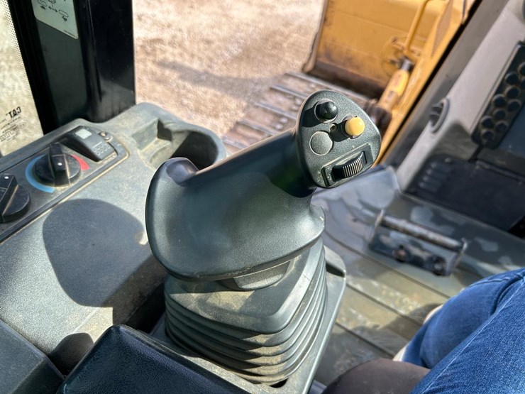 caterpillar-d5k-xl-image-29