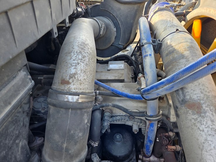 2012-international-7600-image-51