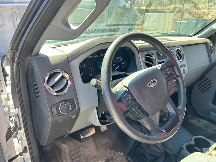 2023-ford-f750-image-48