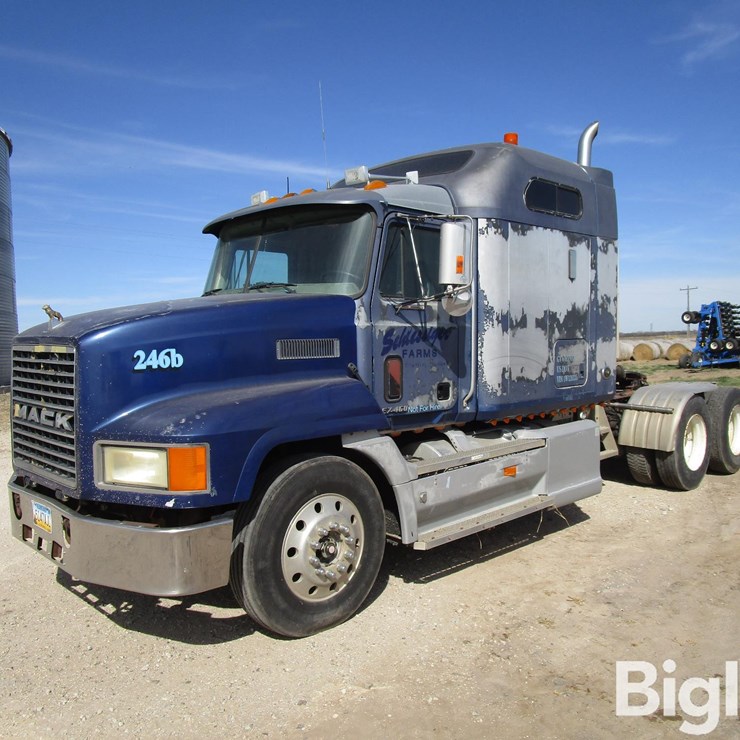 2001 MACK CH613