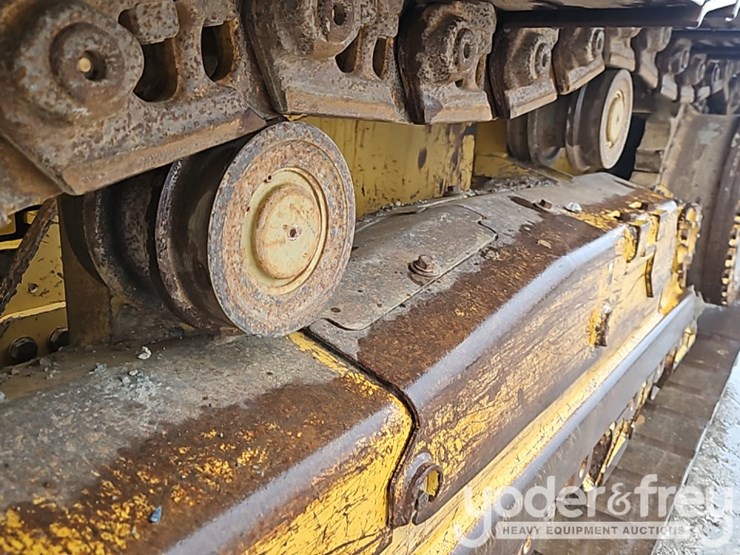 2014-caterpillar-d6k2-xl-image-20