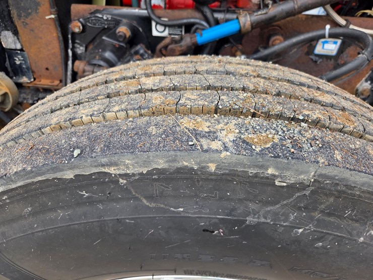 2002-peterbilt-379-image-81