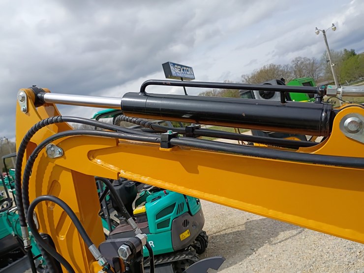 #24174-•-2025-agt-mx20r-mini-excavator-image-26