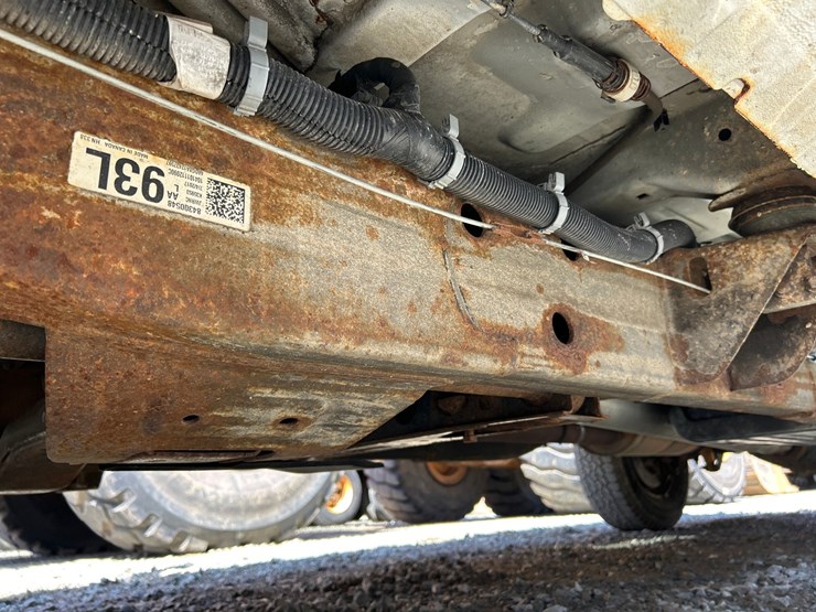 2018-chevrolet-3500-image-39