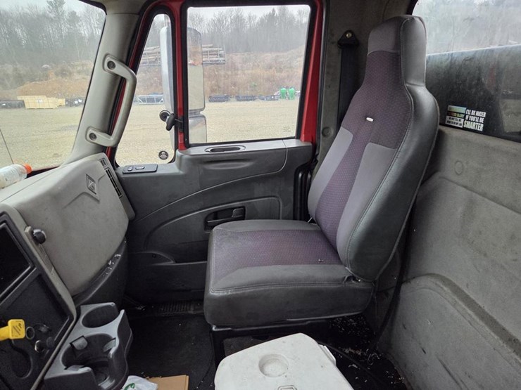 2013-international-durastar-4300-image-75