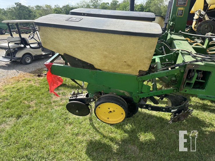 john-deere-7000-image-11