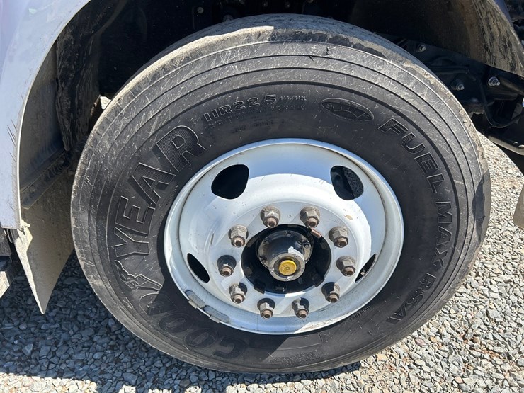 2023-ford-f750-image-61