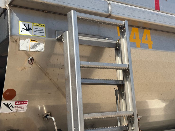 2006-international-7600-image-53