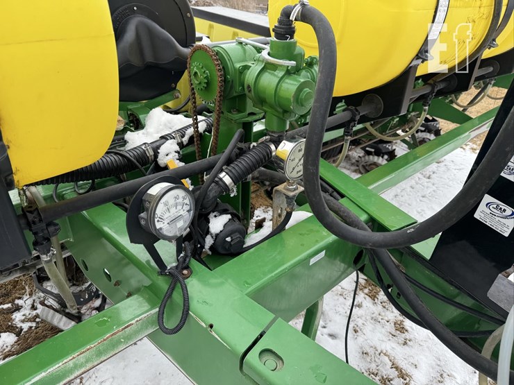 john-deere-1750-image-45