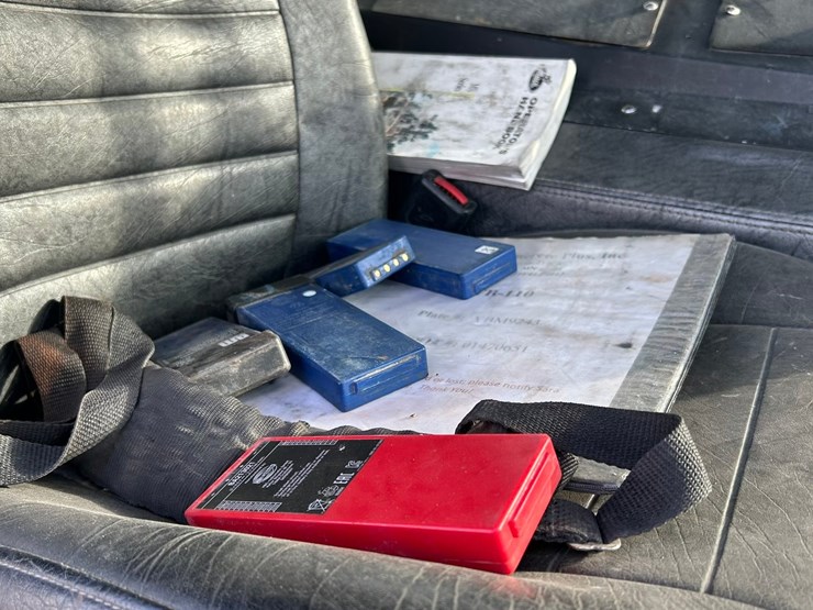 #2237-•-2006-mack-tri-axle-concrete-placement-truck-image-82