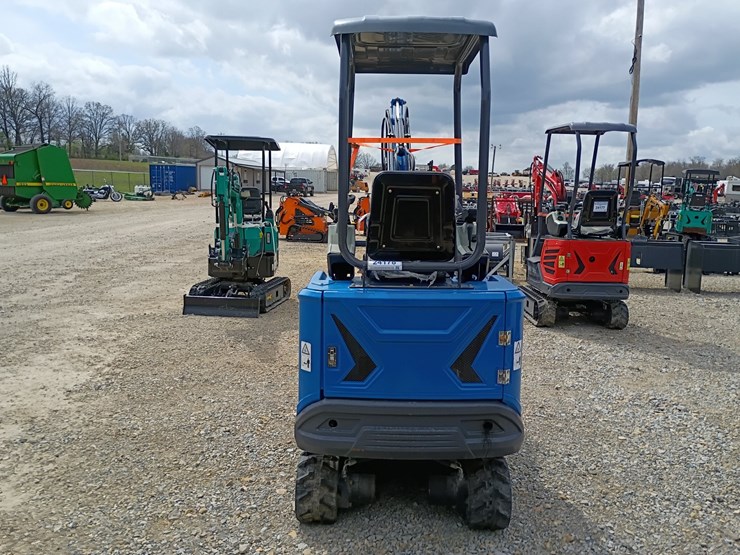 #24178-•-2025-agt-mx20r-mini-excavator-image-3