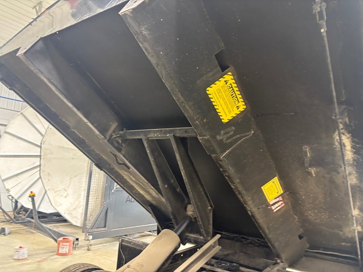 2022-ford-f550-sd-image-63