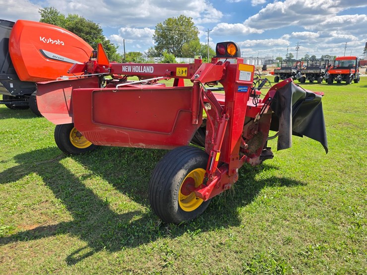 2022-new-holland-210-image-9