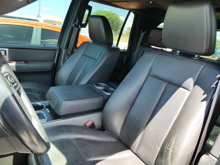 2010-ford-expedition-image-10