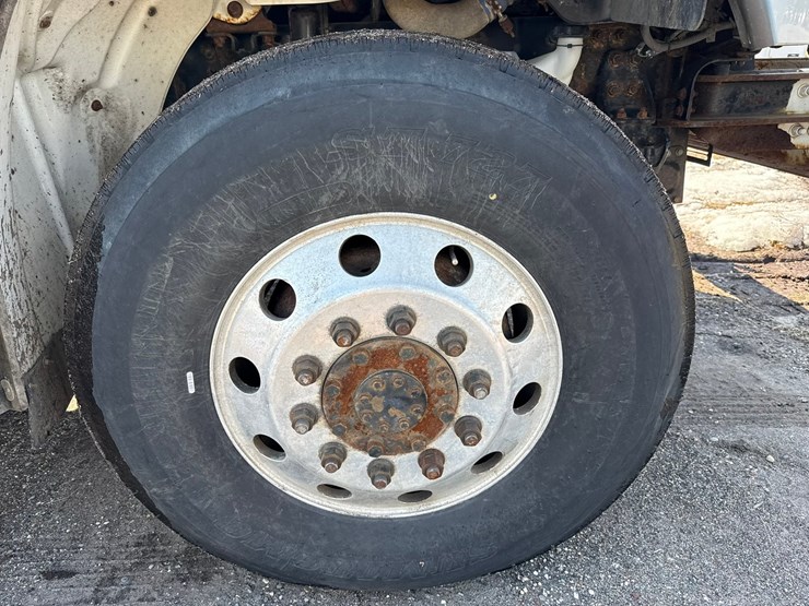 #1070-•-2012-freightliner-boom/crane-truck-image-57