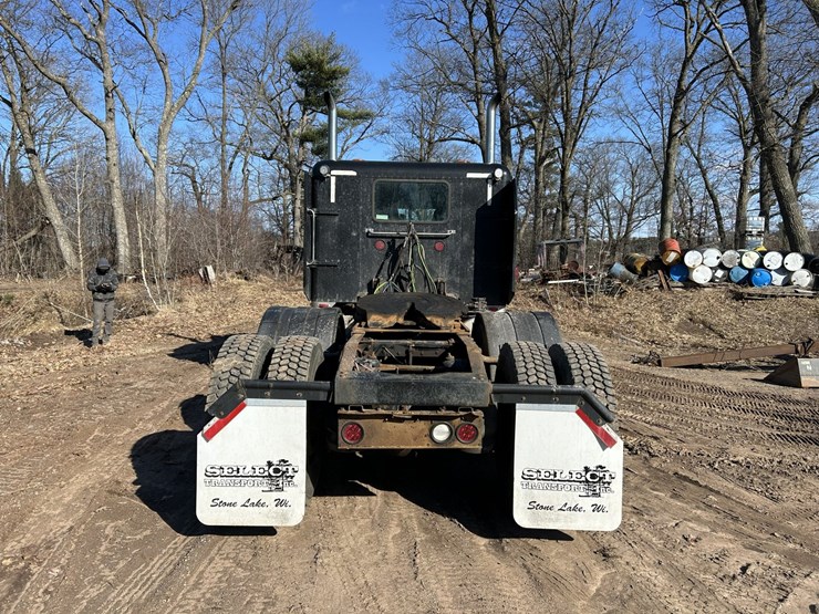 2005-peterbilt-379-image-4