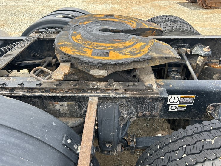 2017-kenworth-t680-image-27