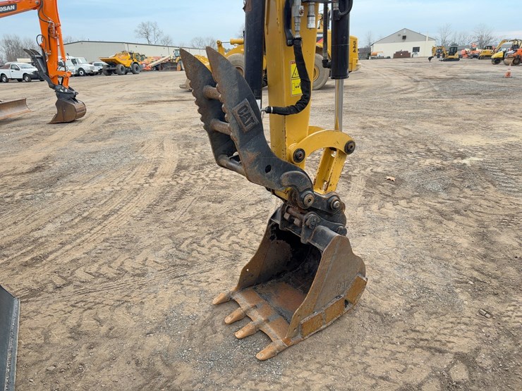 2017-caterpillar-305e2-cr-image-9