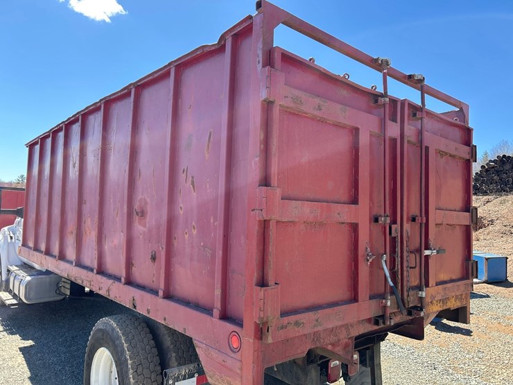 2023-ford-f750-image-16