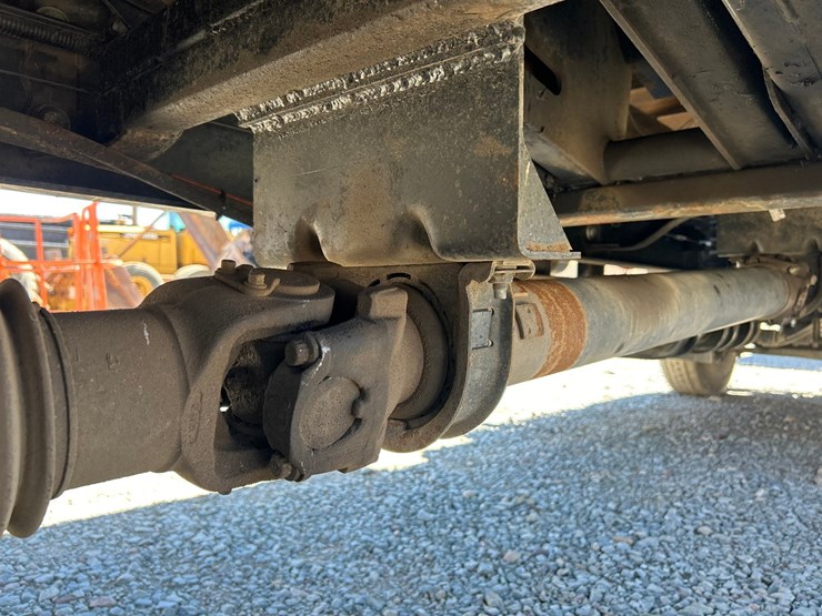 2023-ford-f750-image-29