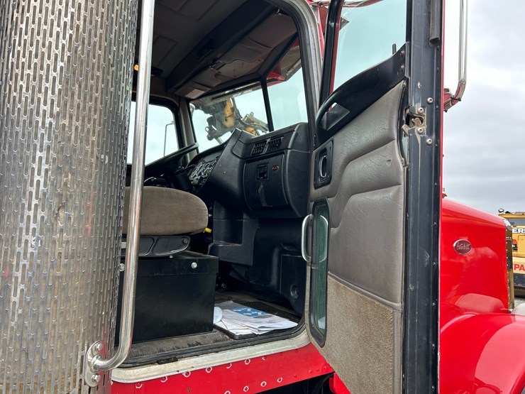 2005-peterbilt-357-image-67