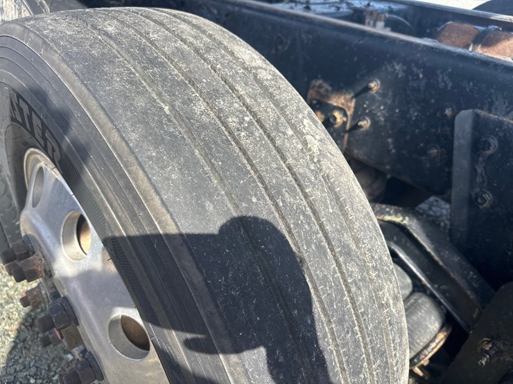 2012-international-7600-image-79