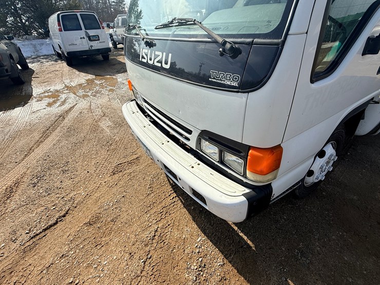 2004-isuzu-npr-image-11