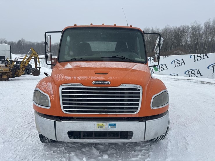 2016-massey-ferguson-8-image-8