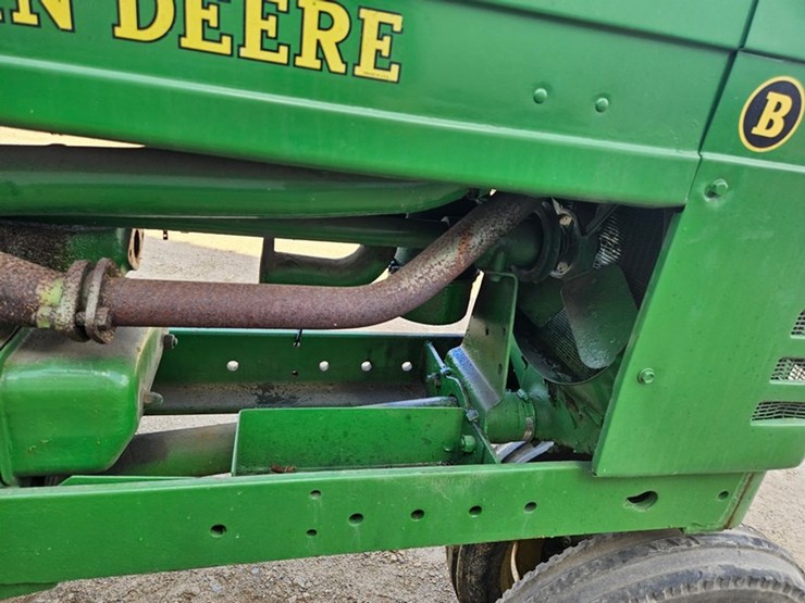 john-deere-model-b-image-15