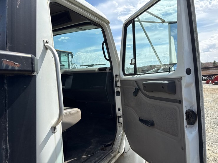 2000-international-4700-image-35