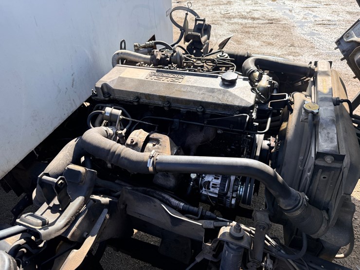 2001-isuzu-npr-image-48