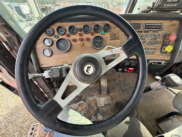 1996-western-star-4964s-image-64