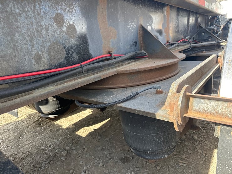 2010-massey-ferguson-8-image-37