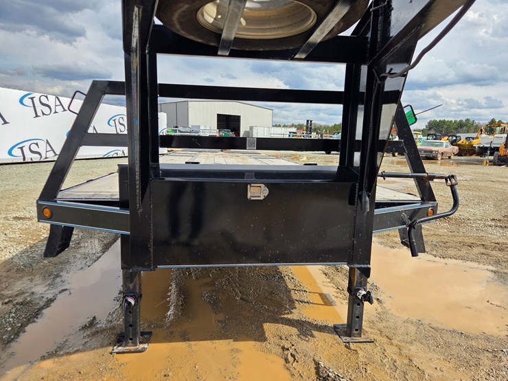 2024-massey-ferguson-8-image-9