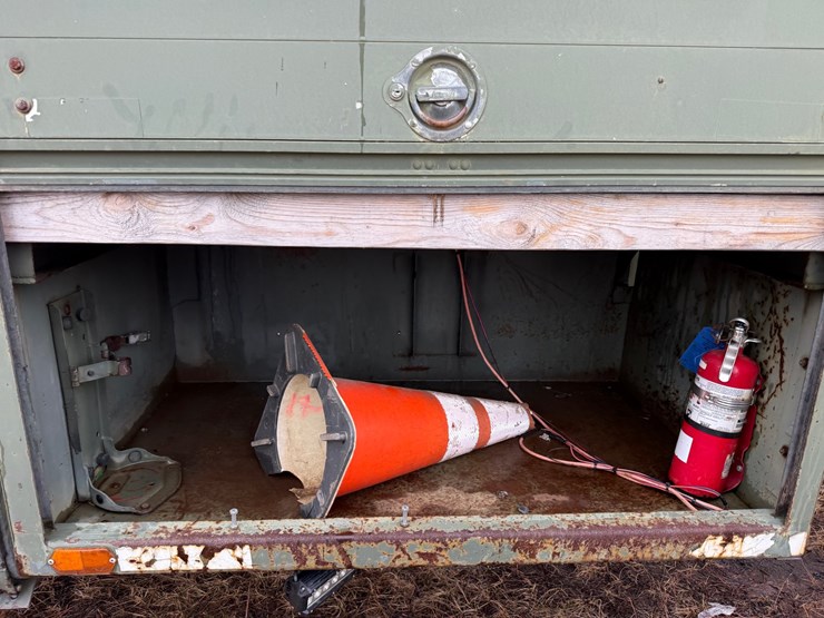 1984-mack-dm492s-image-29