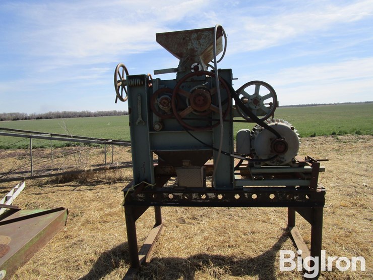 davis-roller-mill-and-motor-on-stand-image-4