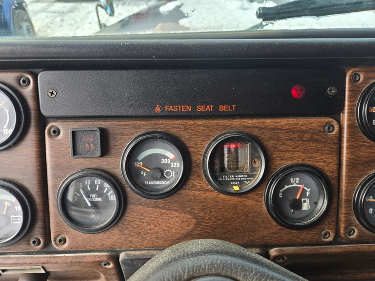 1992-massey-ferguson-8-image-68