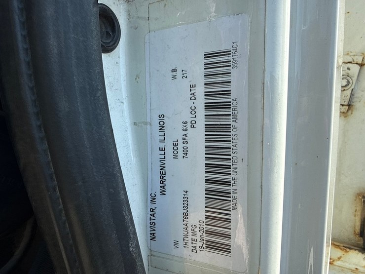 2010-international-7400-image-69