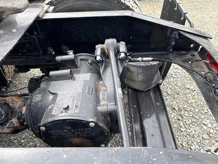 2019-massey-ferguson-8-image-35