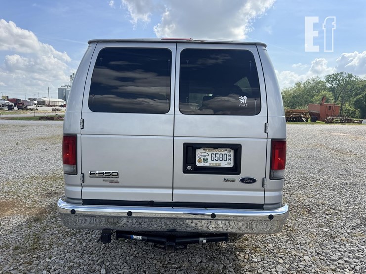 2013-ford-e350-image-9